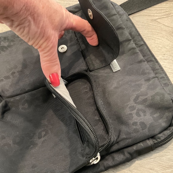 Baggallni Crossbody Black Animal Print Lightweight - Picture 6 of 8